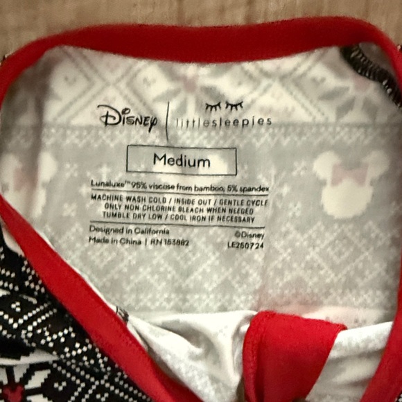 Little sleepies adult Disney holiday zippy - Picture 2 of 2